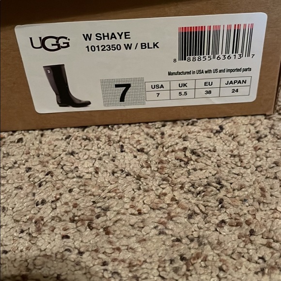 UGG rain boots and rain boot socks - Picture 3 of 4